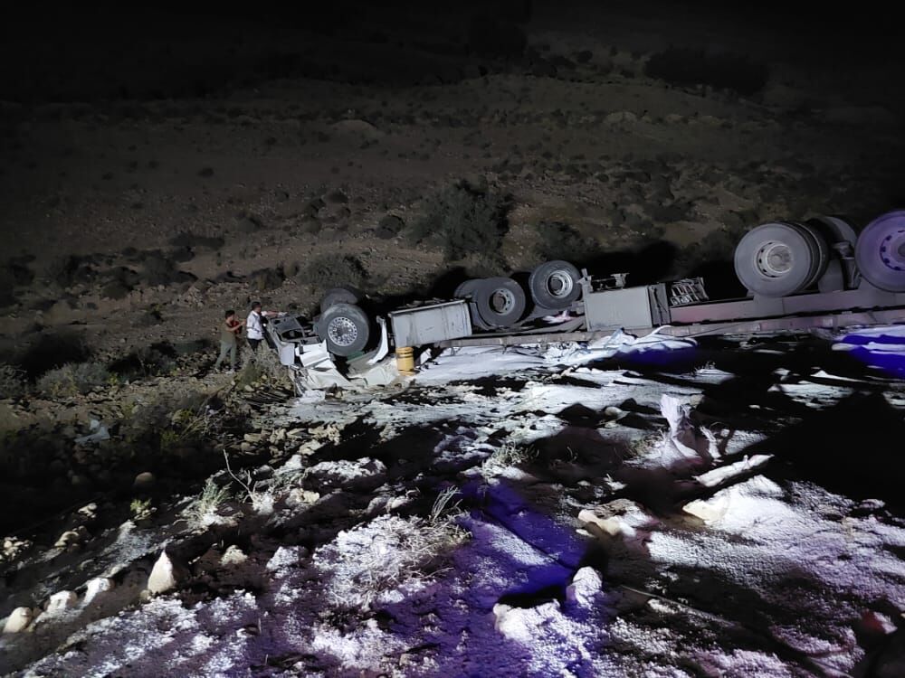 برخورد دو تریلر در محور جهرم-لار، دو مصدوم داشت برخورد دو تریلر در محور جهرم-لار، دو مصدوم داشت