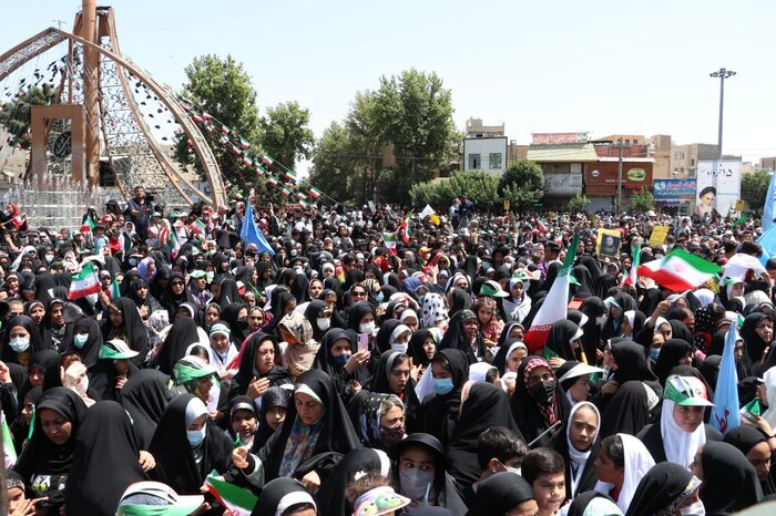 از گلباران محل شهادت کفن پوشان ورامین تابرگزاری راهپیمایی ۱۵ خرداد با حضور وزیر فرهنگ و ارشاد