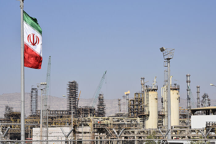Американский портал назвал угрозой для запада энергетическое сотрудничество Ирана и России
