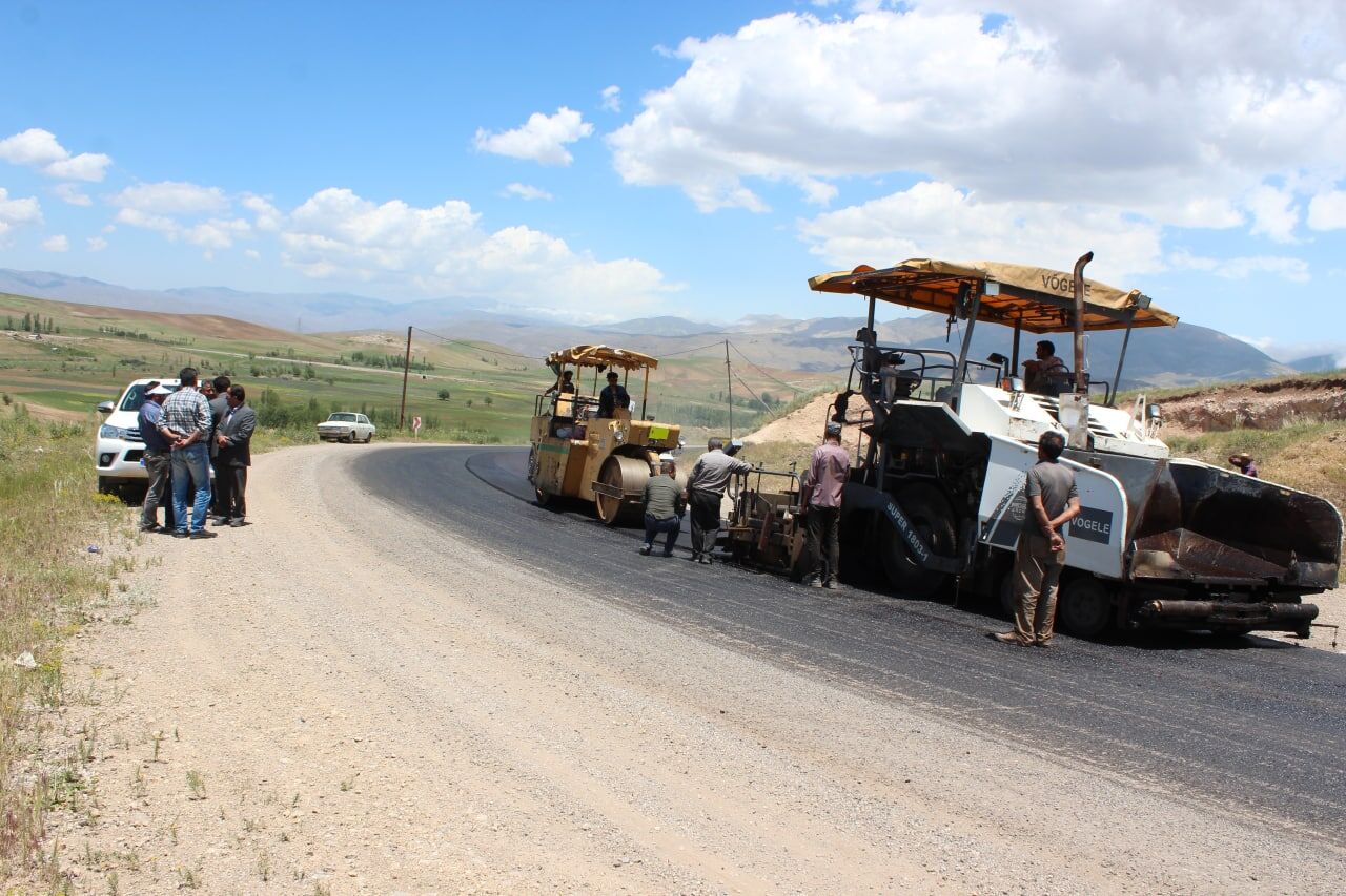 شاخص راه روستایی آسفالته خلخال پایین‌تر از استانی و کشوری است 