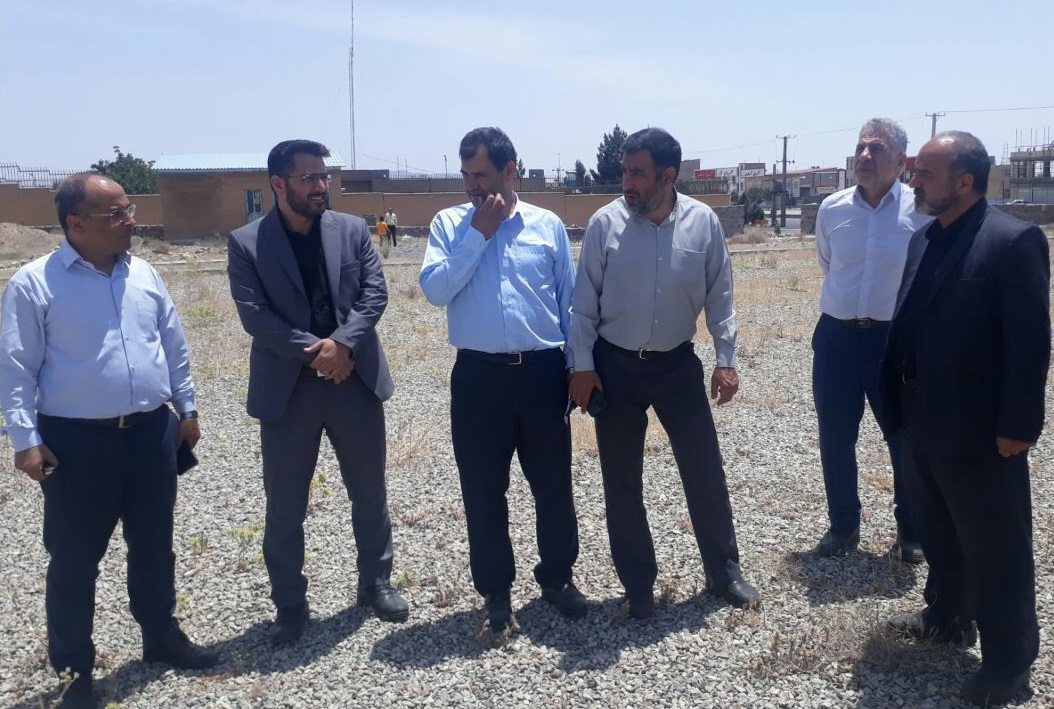 بازدید میدانی مدیرکل ورزش و جوانان استان تهران از ورزشگاه ۵۰۰۰ نفری نصیرشهر رباط کریم