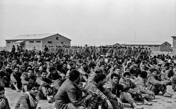 یک بیل غذا برای ۱۵ اسیر/ سهم هر زمنده نصف لیوان برنج میشد