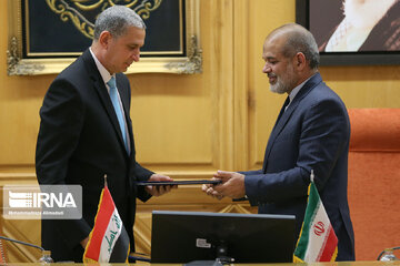 امضای دو تفاهم‌نامه امنیتی و زیارتی بین ایران و عراق/ حذف تدریجی روادید سفر به عراق