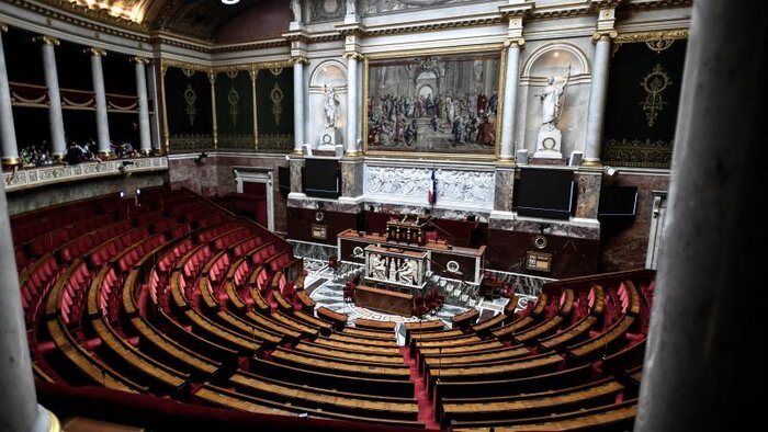 روایتی از یک خبرI آیا مکرون برای انحلال مجلس ملی فرانسه آماده میشود؟