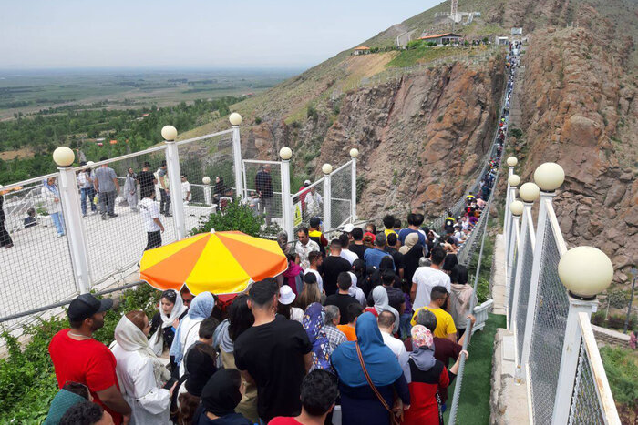 استان اردبیل در تعطیلات نیمه خرداد، پذیرای بیش از ۳۵۰ هزار مسافر بود