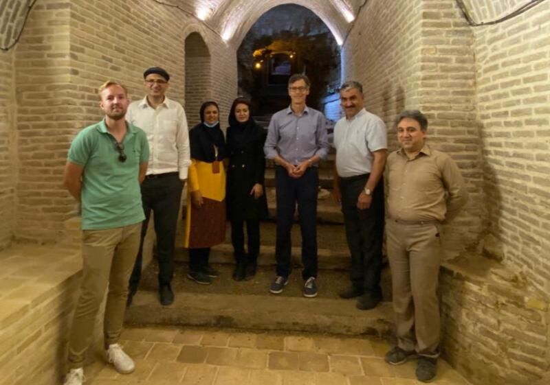 Der niederländische Botschafter besucht das historische Wassermuseum in Yazd 