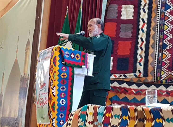 امام جمعه بوشهر: عشایر در راستای دفاع از انقلاب خوش درخشیدند