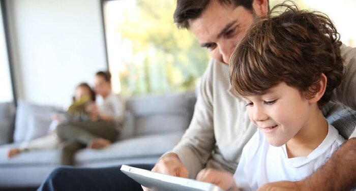 سرگرمی یا آسیب؟ چگونه استفاده از موبایل کودکان را مدیریت کنیم؟