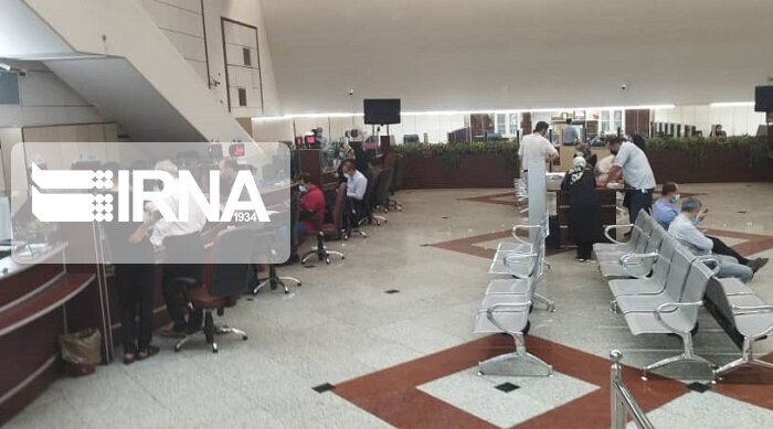 اعتراض صاحبان صندوقهای امانات به سرقت رفته بانک ملی/ رئیس شعبه برکنار شد