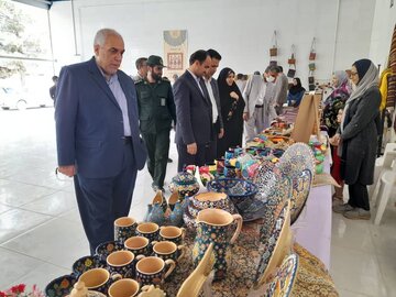 نمایشگاه آثار صنایع دستی در شهر قاین گشایش یافت