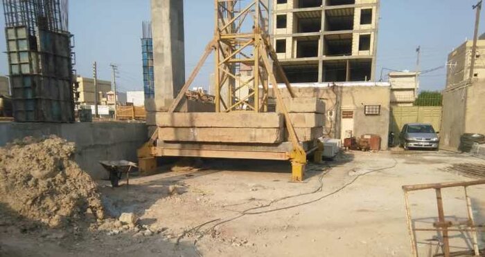 جرثقیل برجی در گناوه پلمب شد