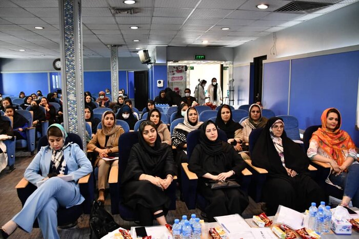 رییس اتاق بازرگانی: از توانمندیهای زنان بازرگان و کارآفرین برای توسعه گلستان استفاده میکنیم