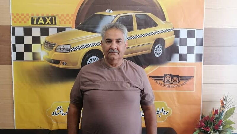 İranlı taksi şoförü, yolcunun parasını kendisine geri verdi