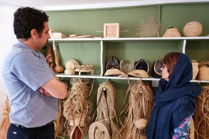 تحقق بهروزآوری صنایع دستی در کارگاه حصیربافی هنرمند چالوسی