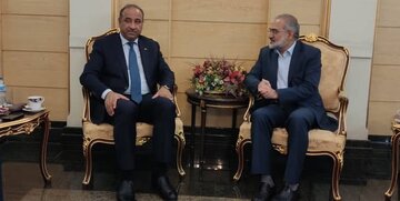 حسینی بر لزوم گسترش تعاملات فرهنگی و مذهبی بین دو ملت ایران و عراق تاکید کرد