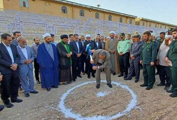 نیروگاه خورشیدی صالح آباد مهران با حضور استاندار ایلام کلنگ زنی شد 