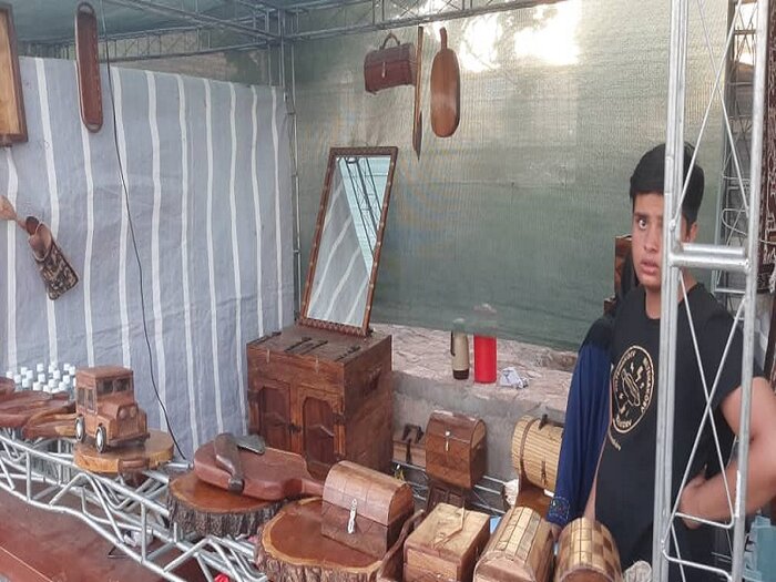 راویزیها هنوز چراغ حیات را زنده نگه داشتهاند