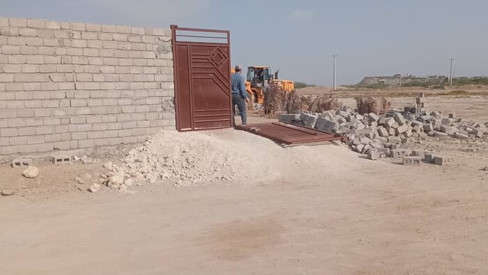 ۲ هزار و ۸۰۰ متر از اراضی دولتی جزیره قشم رفع تصرف شد