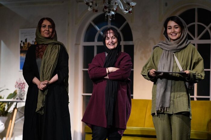 برگزیدگان پنجمین دوره جایزه «ارغوان» تجلیل شدند 3