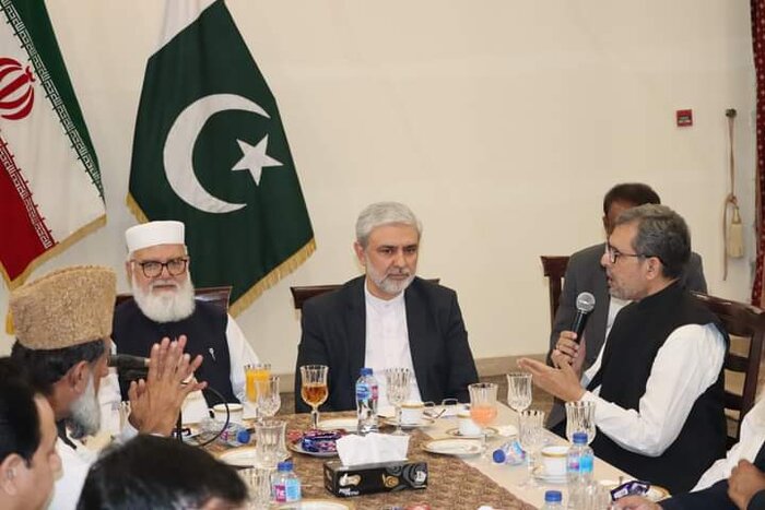 نشست صمیمی سفیر ایران باعلمای مذاهب اسلامی در پاکستان،تاکیدبرحرکت جمعی علیه اسلام ستیزی