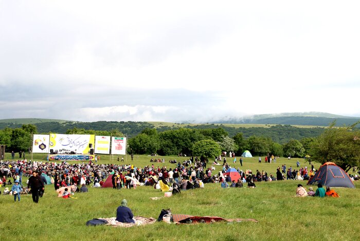 هشتمین جشنواره گلهای بابونه در تفرجگاه فندقلوی نمین برگزار شد