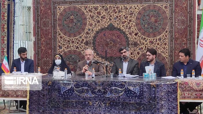 یکدهم جمعیت کل کشور در عرصه فرش فعالیت میکنند