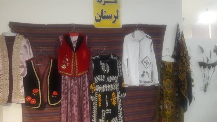 هنرنمایی و نمایش خلاقیت های هنرمندان صنایع دستی در کرج