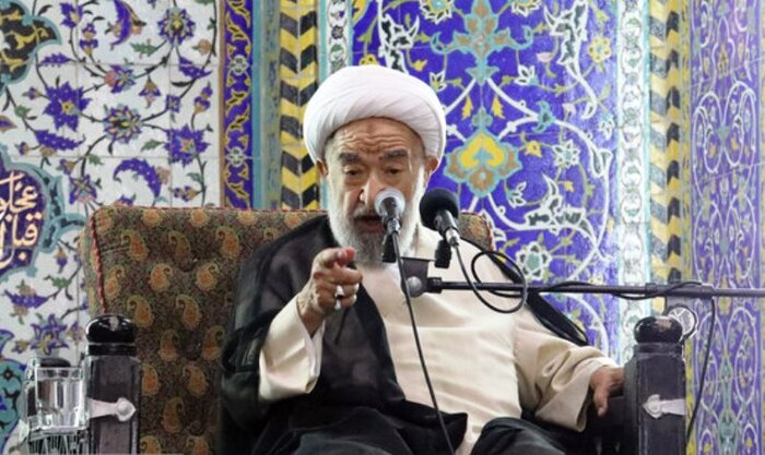 استاد حوزه و دانشگاه: مدیران مقصر در حادثه قطار مشهد - یزد پاسخگو باشند