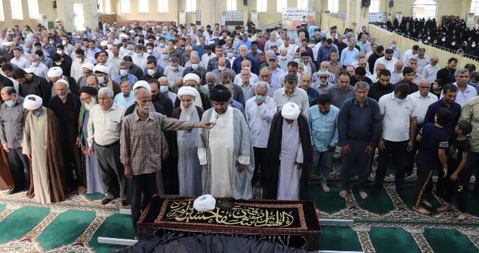 مردم گناوه با روحانی انقلابی و خوشنام وداع کردند