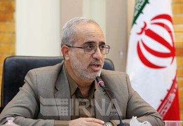 استاندار کرمان: اجرای طرح رتبه‌بندی، اقدام بزرگ دولت سیزدهم در تکریم معلمان است