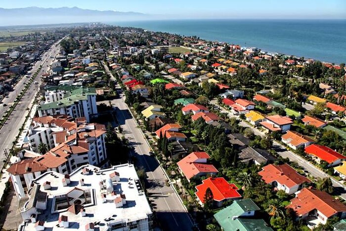 پدیده سقفهای رنگی در مازندران؛ ریشهها و پیامدها