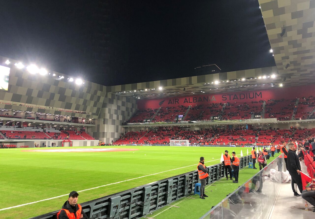 تماشاگران فوتبال آلبانی، اسرائیل را هو کردند