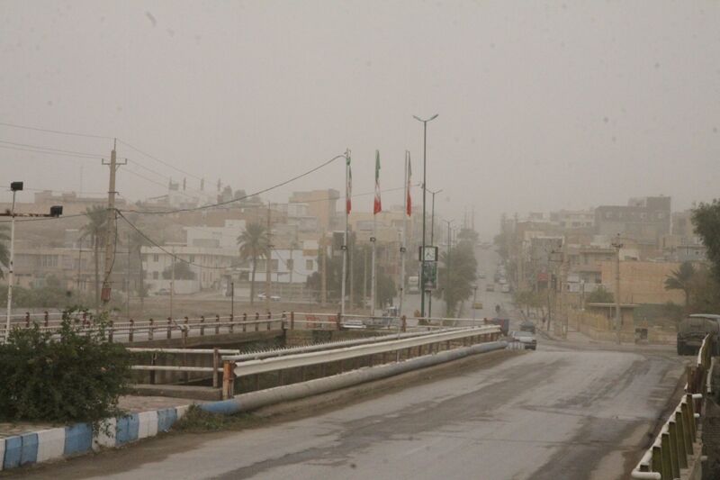 دید افقی در قصرشیرین به ۲ هزار متر کاهش یافت دید افقی در قصرشیرین به ۲ هزار متر کاهش یافت