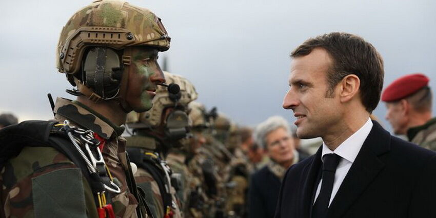 پولیتیکو: فرانسه نیروهایش را برای جنگ در اروپا آماده می‌کند