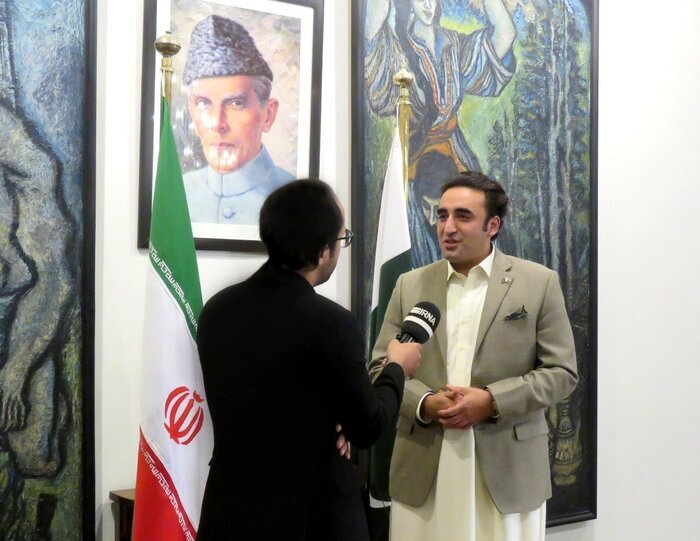 ایران کیساتھ دوطرفہ تعاون اور اقتصادی سفارت کاری کو مضبوط بنائیں گے:پاکستانی وزیر خارجہ