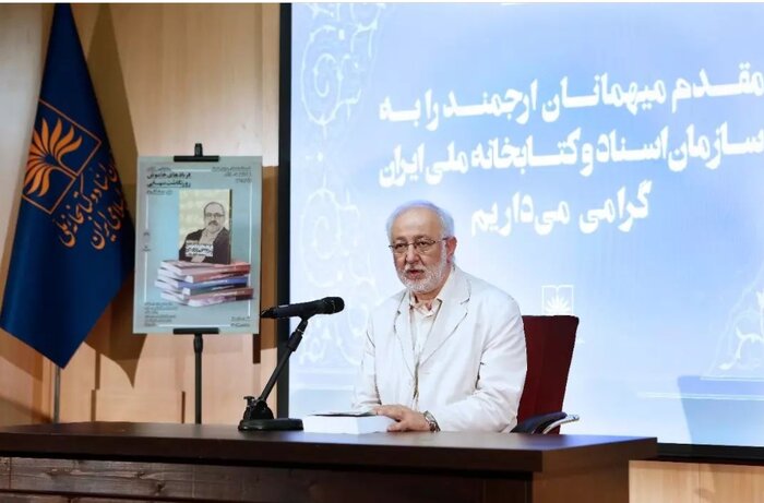 رونمایی «فریادهای خاموش روزنگاشت تنهایی»/ عماد افروغ؛ روشنفکر متعهد در صحنه است 1 رونمایی «فریادهای خاموش روزنگاشت تنهایی»/ عماد افروغ؛ روشنفکر متعهد در صحنه است