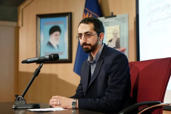 رونمایی «فریادهای خاموش روزنگاشت تنهایی»/ عماد افروغ؛ روشنفکر متعهد در صحنه است 2 رونمایی «فریادهای خاموش روزنگاشت تنهایی»/ عماد افروغ؛ روشنفکر متعهد در صحنه است