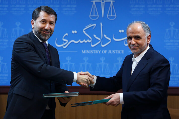 تقویت دیپلماسی حقوقی قضایی با کشورهای همسایه/تمهید دولت برای ایرانیان خارج از کشور
