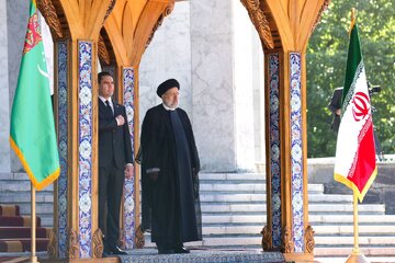 La cérémonie officielle d'accueil du président du Turkménistan à Téhéran 

