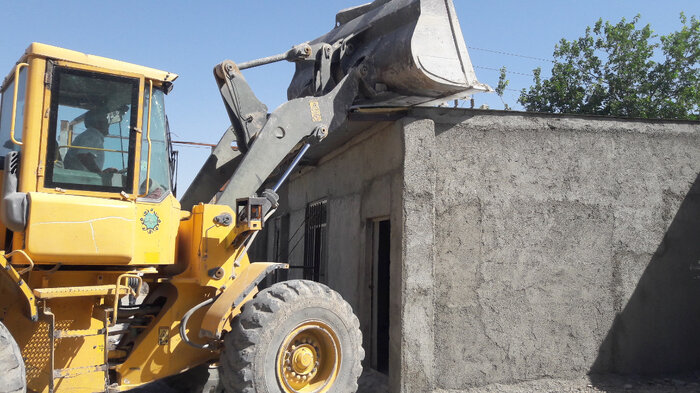 ۶۲ فقره ساخت وساز غیرمجاز در زمینهای کشاورزی شهرستان ری تخریب شد