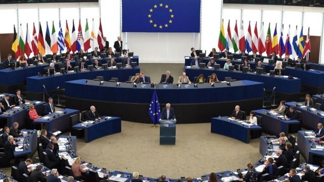 روسیه تولید نفت خود را به ۲۶۰ میلیون تن کاهش می دهد