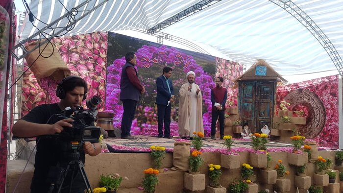 جشنواره گلمحمدی لالهزار در ایستگاه ۱۴/ استاندار: گردشگری کرمان مغفول مانده است