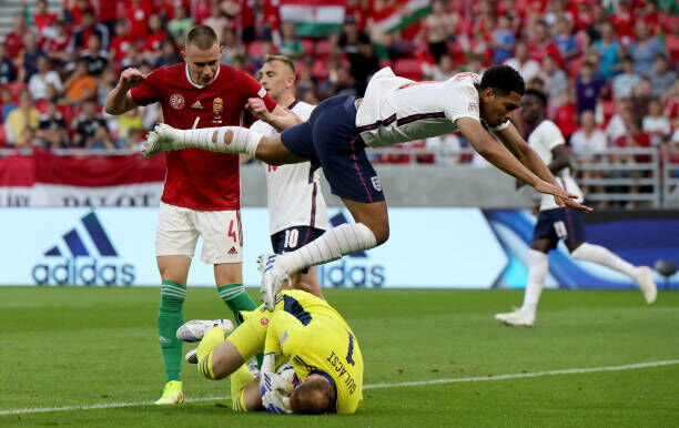 قرارداد ۴۰ میلیاردی گلمحمدی، انصراف یک میلیون دلاری بیرانوند و نیمکتنشینی سید جلال