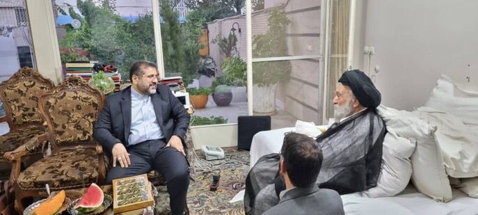 همیشه حاج آقا رئیسی را دعا میکنم