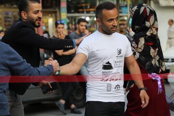 Record Guinness / Un athlète iranien qui n’a pas dormi pendant 16 ans court pour se soulager