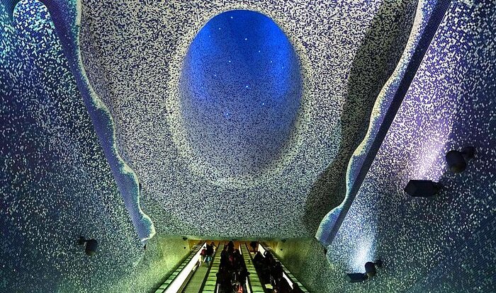 آیا می‌دانستید برخی از ایستگاه‌های متروی جهان به شکل گالری‌ِ هنری طراحی شده‌اند؟