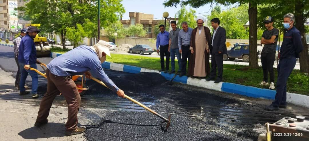  آسفالت‌ریزی معابر مشگین‌شهر آغاز شد