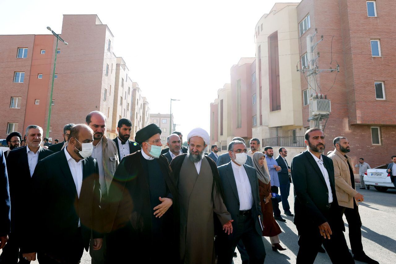 بازدید رئیس جمهور از طرح های عمرانی دیار 15 خرداد