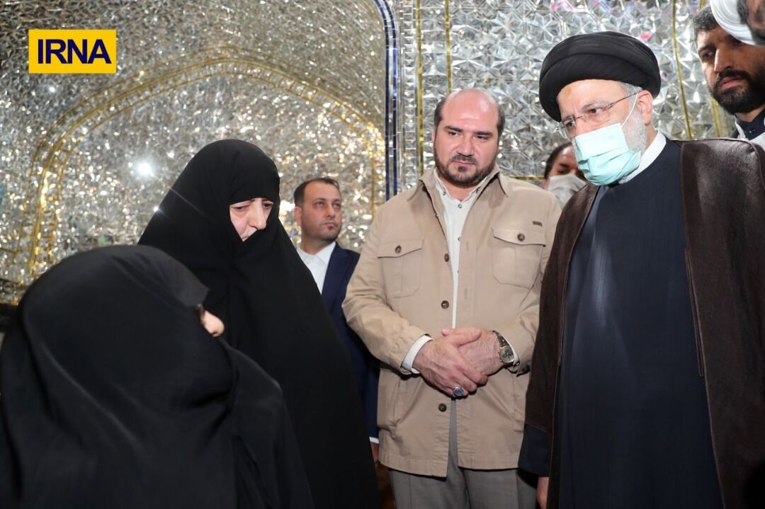 مادر شهیدان جنیدی خواستار حمایت رئیس جمهور از توسعه شهرستان پیشوا شد مادر شهیدان جنیدی خواستار حمایت رئیس جمهور از توسعه شهرستان پیشوا شد