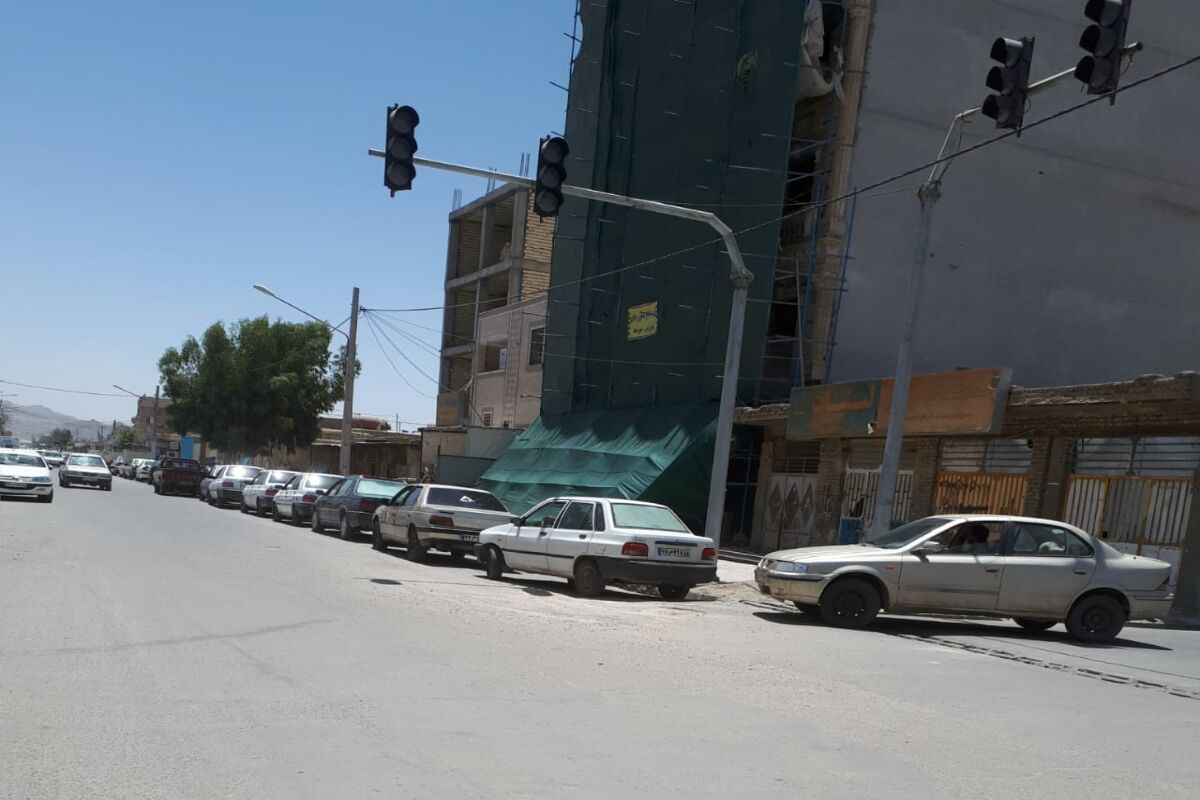 صفهای طویل پمپ های بنزین سیستان و بلوچستان پشت سد قاچاق سوخت
